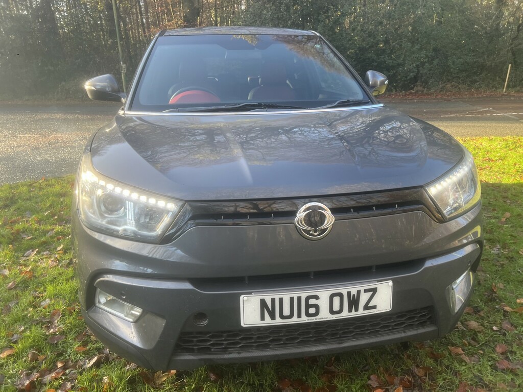 SsangYong Tivoli 1.6 E-xdi Elx Grey #3