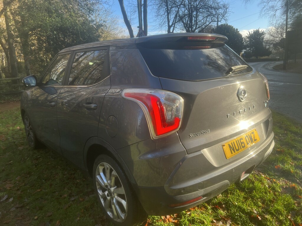 SsangYong Tivoli 1.6 E-xdi Elx Grey #5