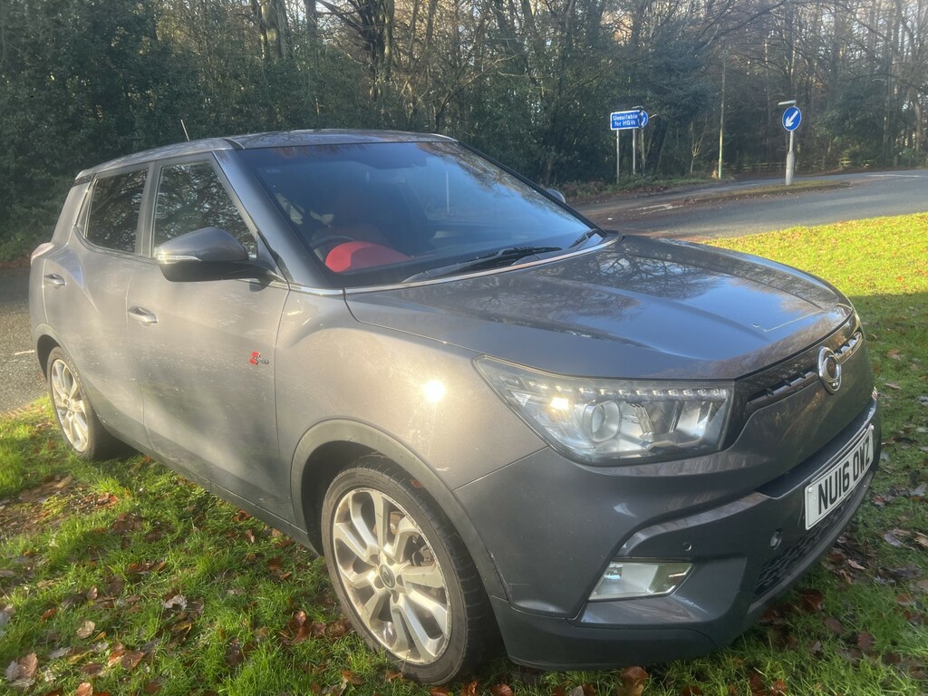 SsangYong Tivoli 1.6 E-xdi Elx Grey #2