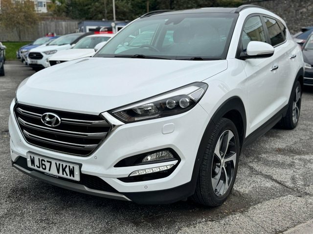 Hyundai Tucson 2017 1.7 Crdi Blue Drive Premium Se Suv WJ67VKW White #2