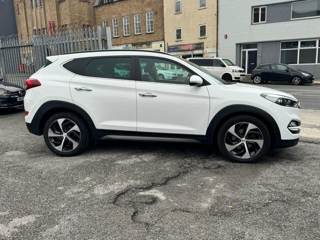 Hyundai Tucson 2017 1.7 Crdi Blue Drive Premium Se Suv WJ67VKW White #6