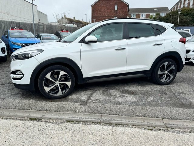Hyundai Tucson 2017 1.7 Crdi Blue Drive Premium Se Suv WJ67VKW White #4
