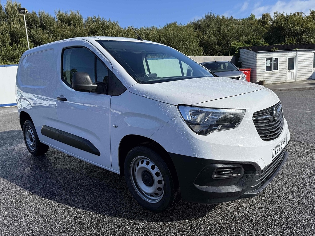 Vauxhall Combo Turbo D 2300 Prime White