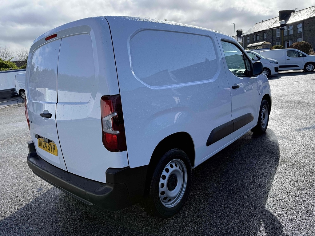 Vauxhall Combo Turbo D 2300 Prime DV24SYP White #2