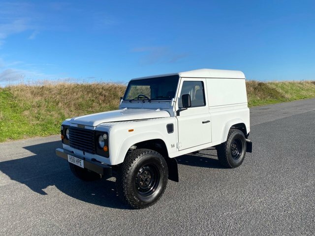 Land Rover Defender 90 90 Turbo 4X4 White #2