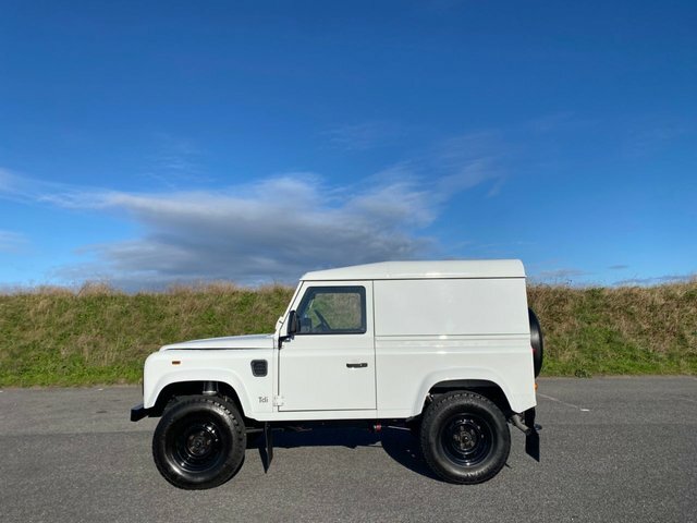 Land Rover Defender 90 90 Turbo 4X4 White #3