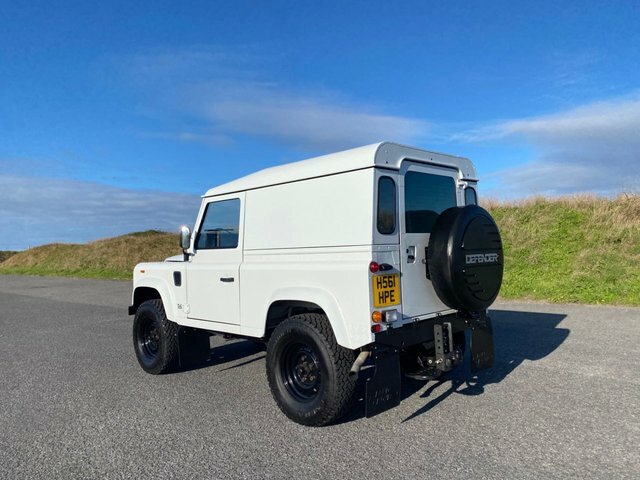 Land Rover Defender 90 90 Turbo 4X4 White #4
