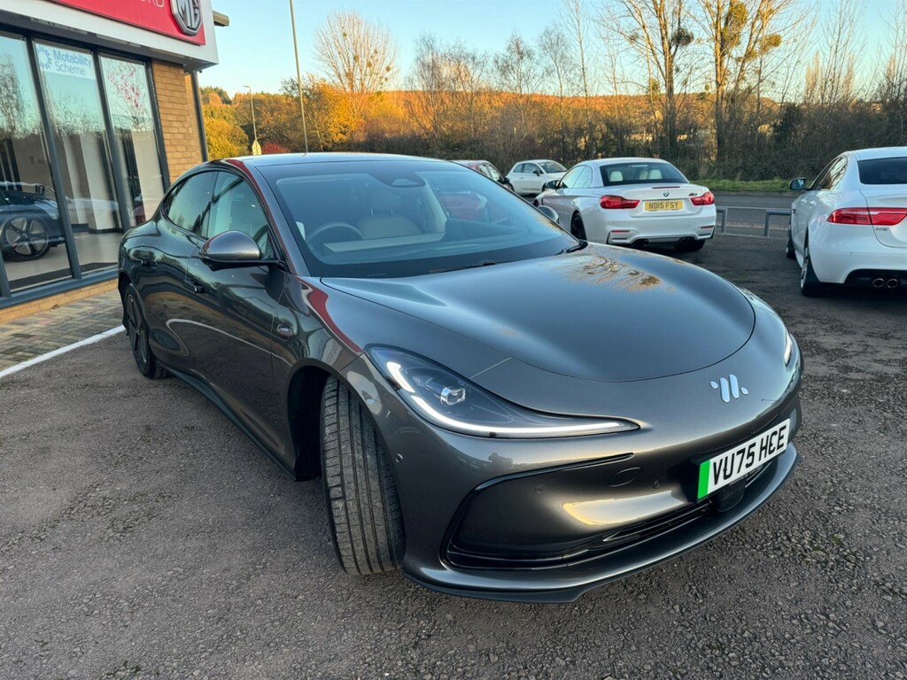 MG IM5 75Kwh Standard Range Saloon VU75HCE Silver #5