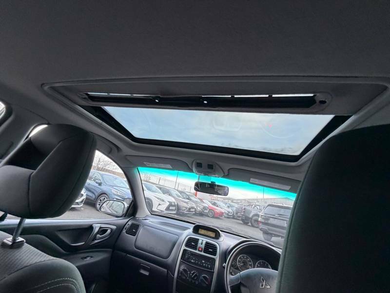 Mitsubishi Space Star 1.6 Equippe Silver #20
