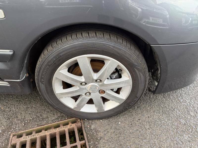 Mitsubishi Space Star 1.6 Equippe Silver #25