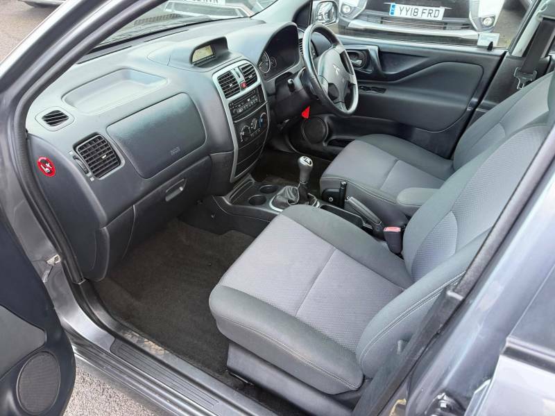 Mitsubishi Space Star 1.6 Equippe Silver #3