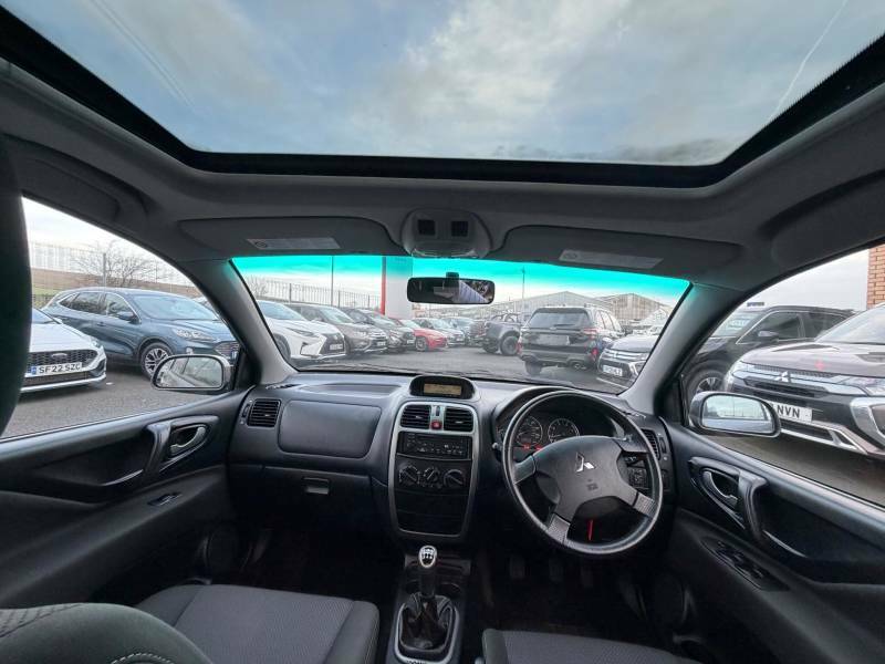 Mitsubishi Space Star 1.6 Equippe Silver #2