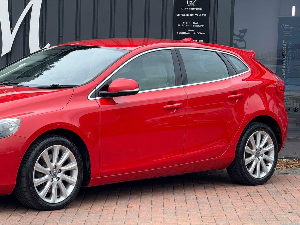 Volvo V40 2.0 D3 Se Lux Nav Geartronic Euro 5 Ss Red