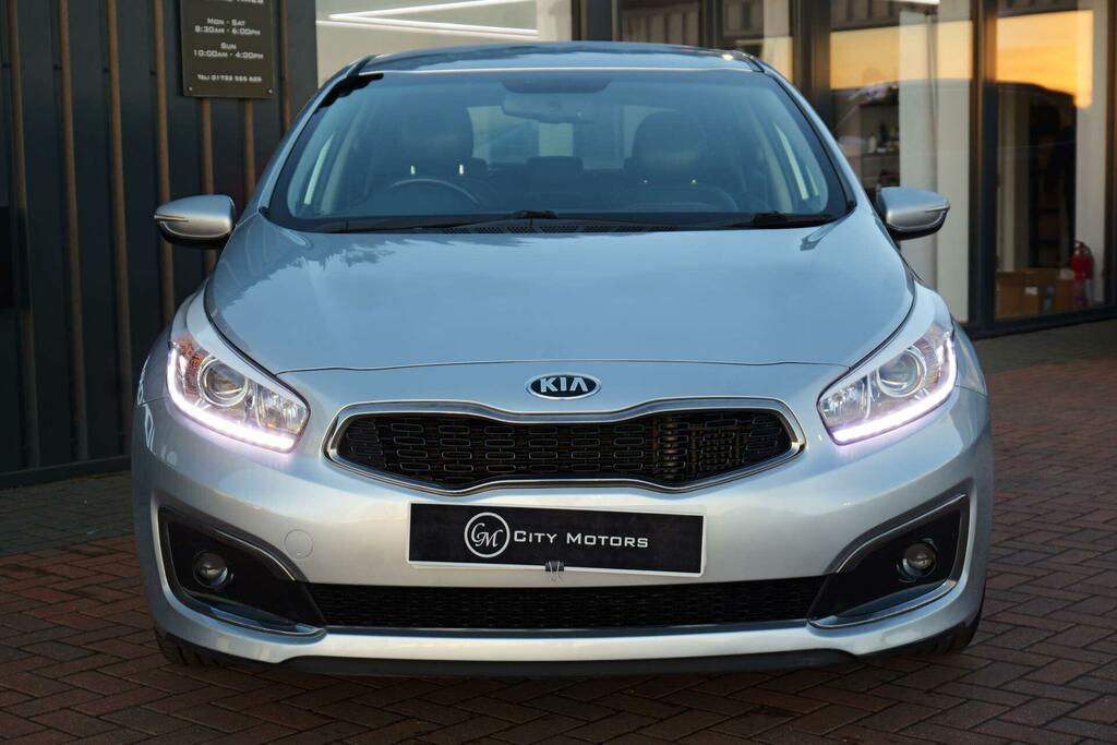 Kia Ceed 1.6 Crdi 4 Euro 6 Ss Silver #2