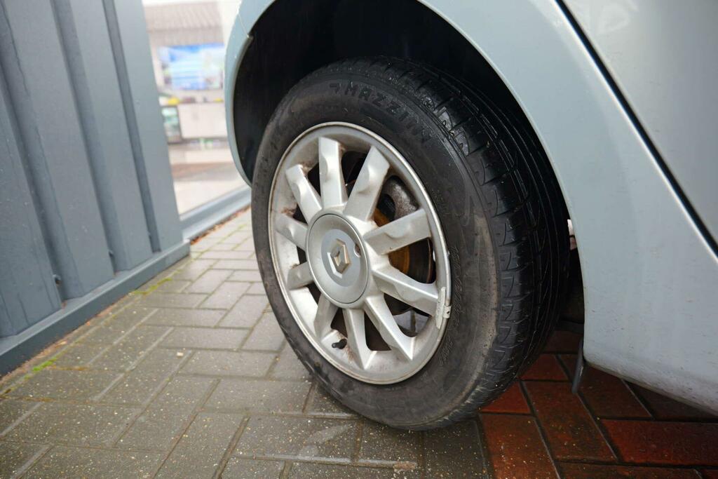 Renault Modus 1.6 16V Privilege Gold #39