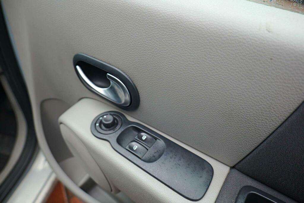 Renault Modus 1.6 16V Privilege Gold #16