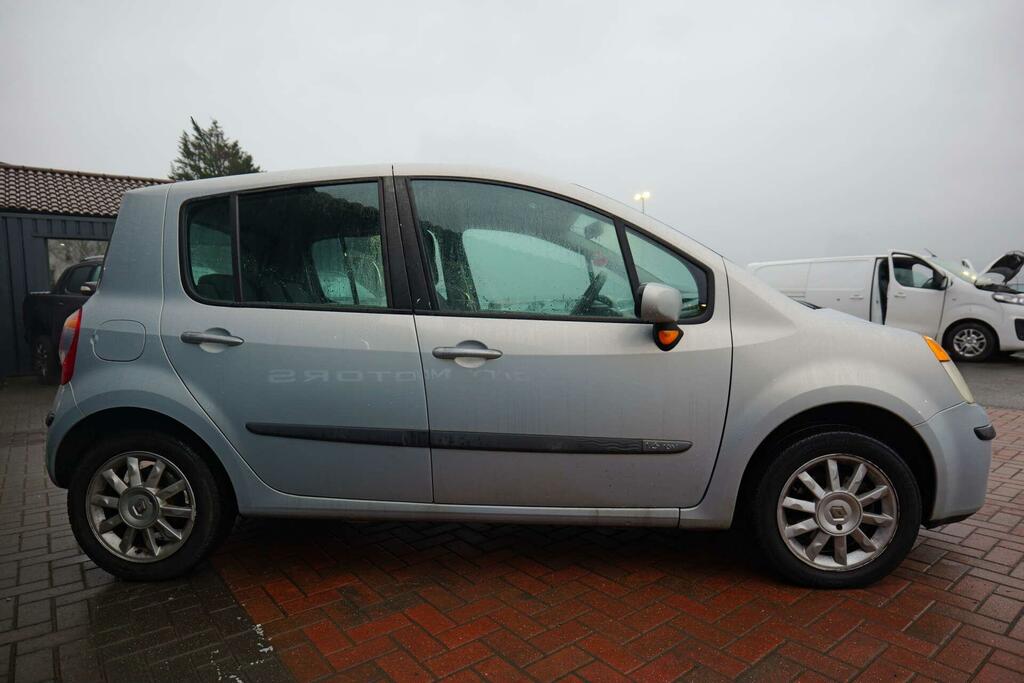 Renault Modus 1.6 16V Privilege Gold #6