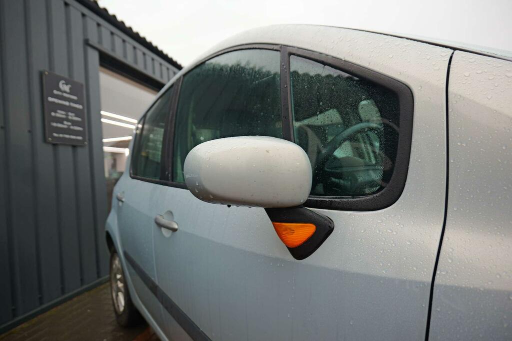 Renault Modus 1.6 16V Privilege Gold #37