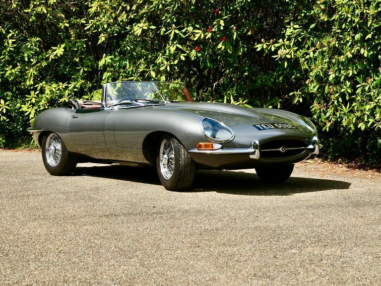 Jaguar E-Type Roadster Silver