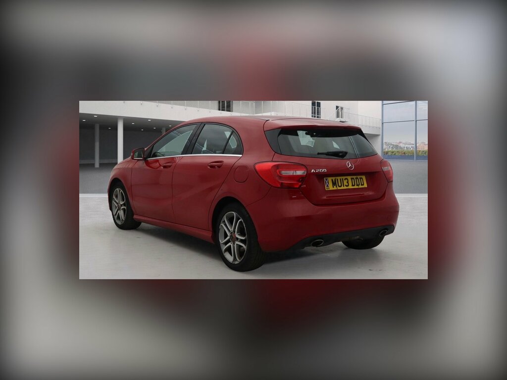 Mercedes-Benz A Class 1.6 A200 Blueefficiency Sport Hatchback MU13DDD Red #2