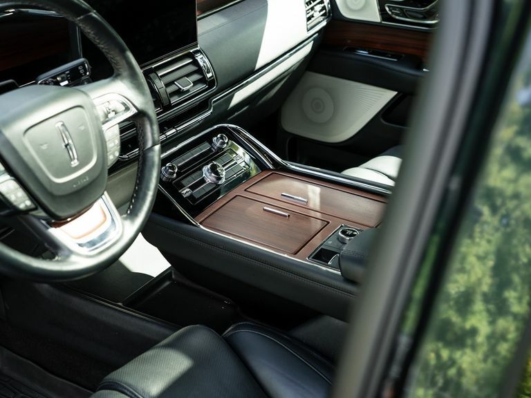 Lincoln Navigator Presidential Black #19