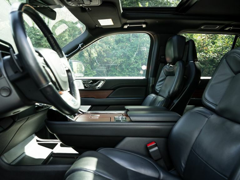 Lincoln Navigator Presidential Black #28