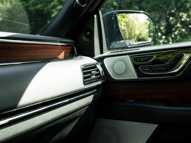 Lincoln Navigator Presidential Black #34