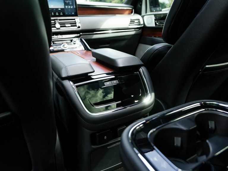 Lincoln Navigator Presidential Black #38