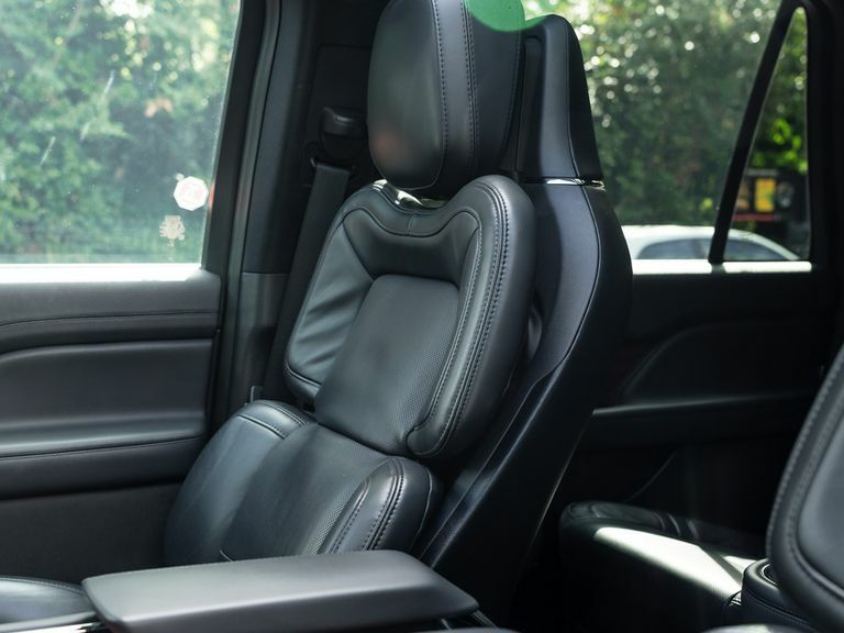 Lincoln Navigator Presidential Black #20