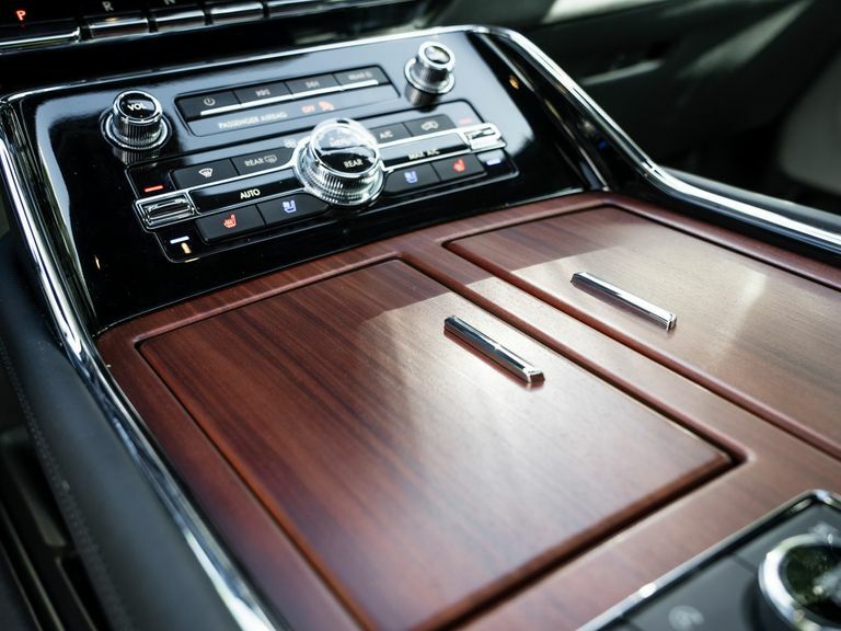 Lincoln Navigator Presidential Black #31