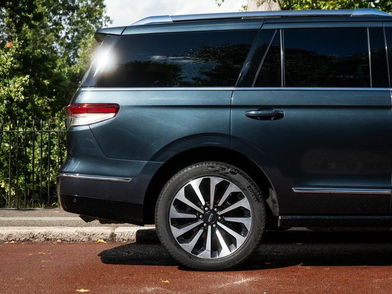 Lincoln Navigator Presidential Black #10