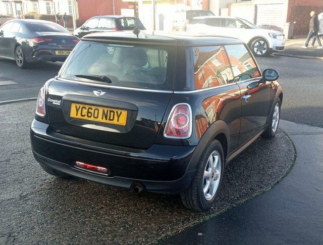 Mini Hatch 1.6 First Hatchback Euro 5 75 P Black #3