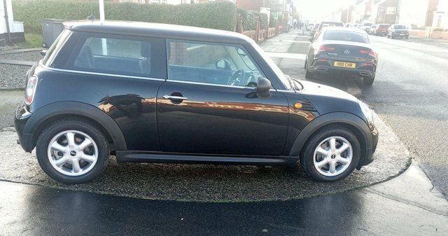Mini Hatch 1.6 First Hatchback Euro 5 75 P Black #6