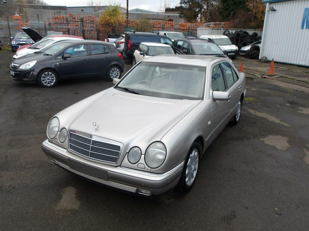 Mercedes-Benz E Class 3.2 E320 Elegance Silver #6