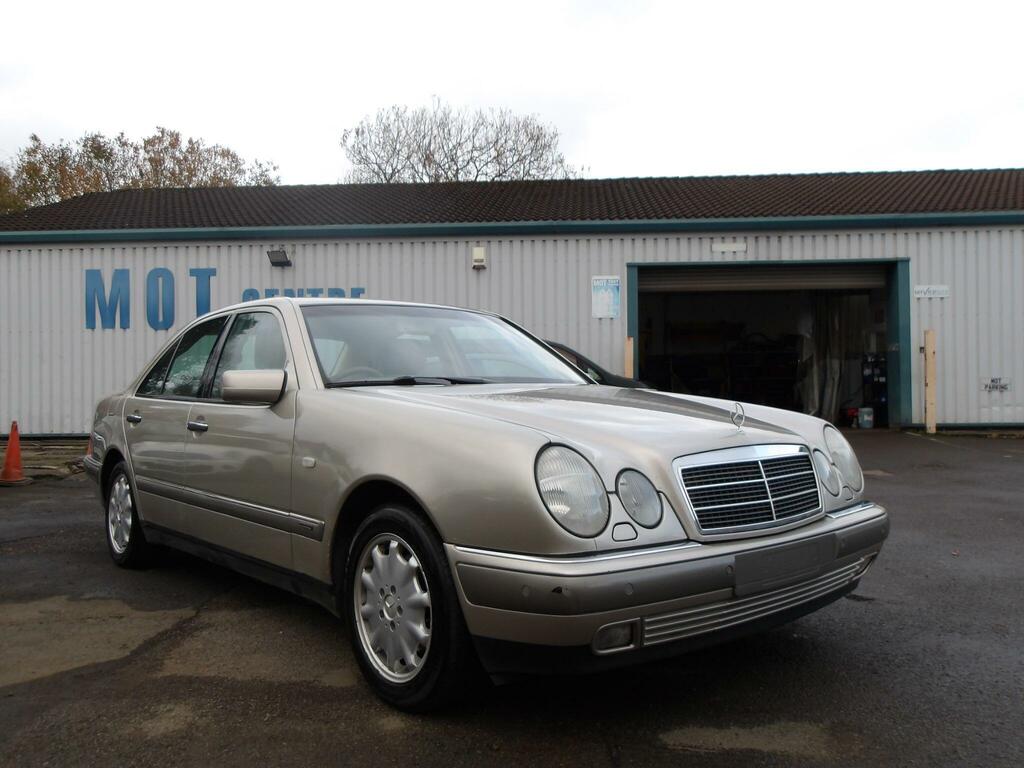 Mercedes-Benz E Class 3.2 E320 Elegance Silver
