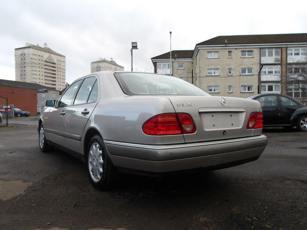 Mercedes-Benz E Class 3.2 E320 Elegance Silver #3