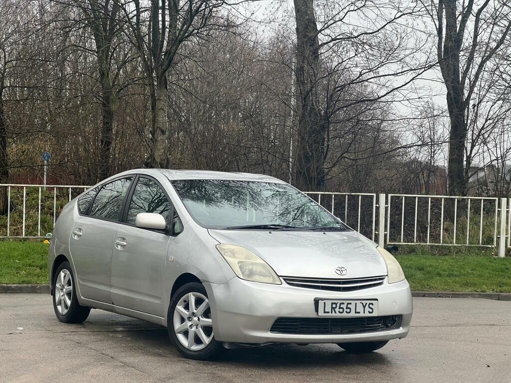 Toyota Prius 1.5 T3 Cvt Silver #4