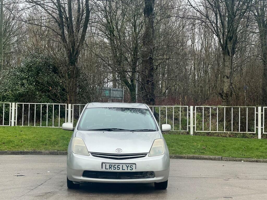 Toyota Prius 1.5 T3 Cvt Silver #2