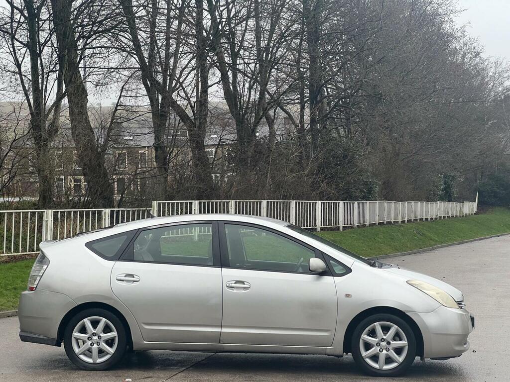 Toyota Prius 1.5 T3 Cvt Silver #5