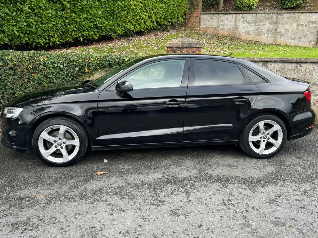 Audi A3 1.6Tdi Sport 30 116Ps Black #2