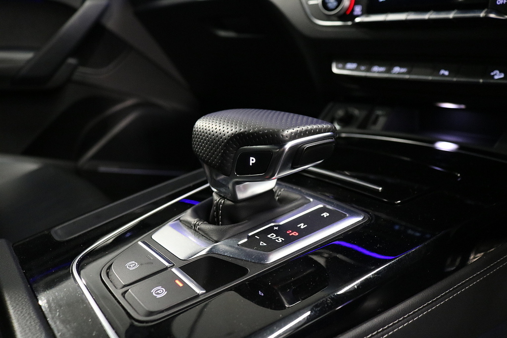 Audi Q5 Tfsi Edition 1 AK22XPG Blue #3