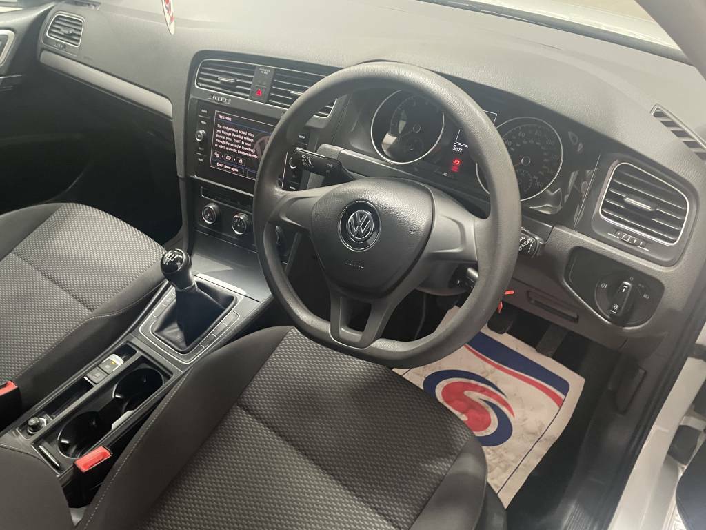 Volkswagen Golf Hatchback 1.0 Tsi S White #3