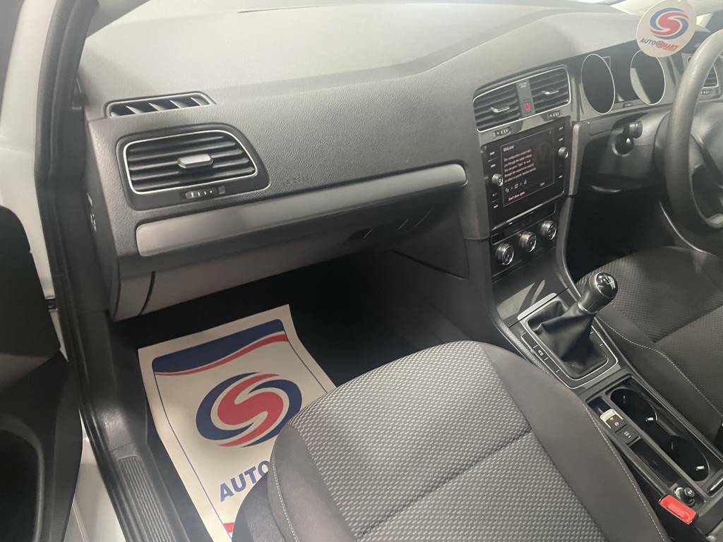 Volkswagen Golf Hatchback 1.0 Tsi S White #4