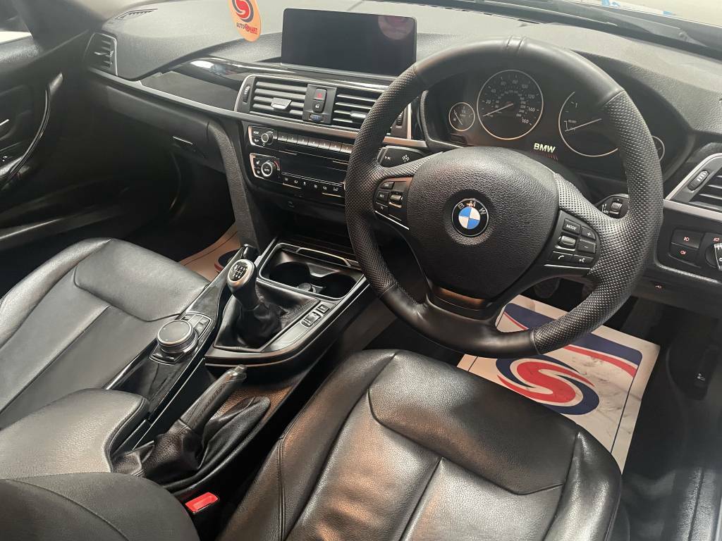 BMW 3 Series Touring 320D Efficientdynamics Plus Black #4