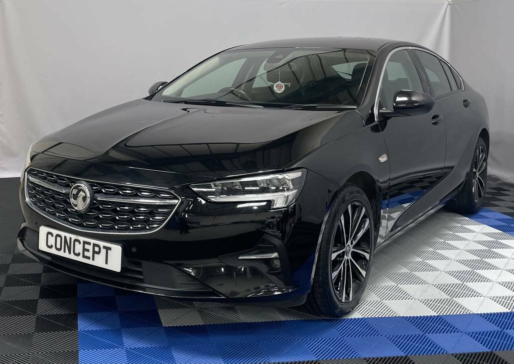Vauxhall Insignia Grand Spor 1.5 Turbo D Design Black