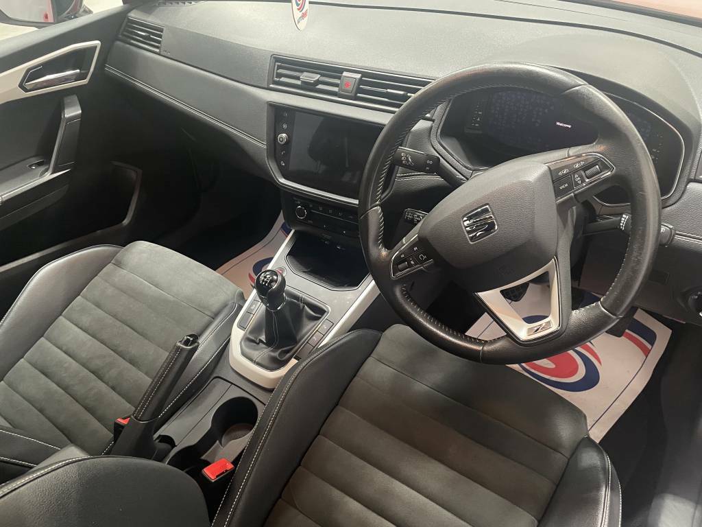 Seat Arona Hatchback Red #4