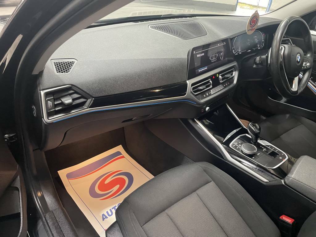 BMW 3 Series Saloon 330E Se Pro Black #4