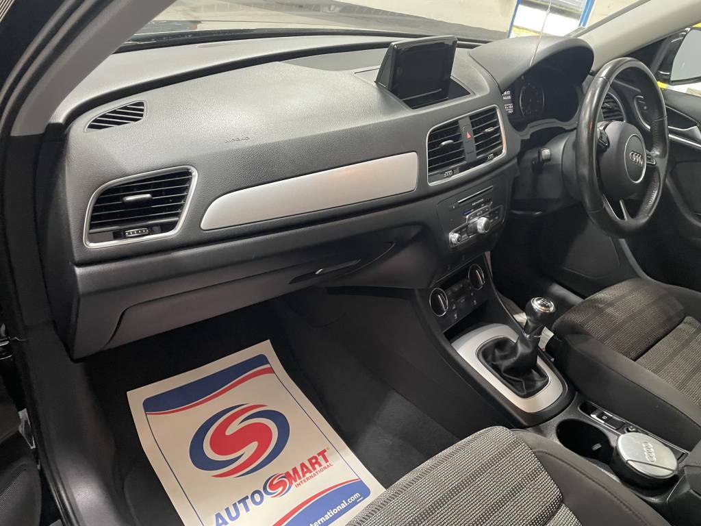 Audi Q3 Estate 2.0 Tdi Se Black #3