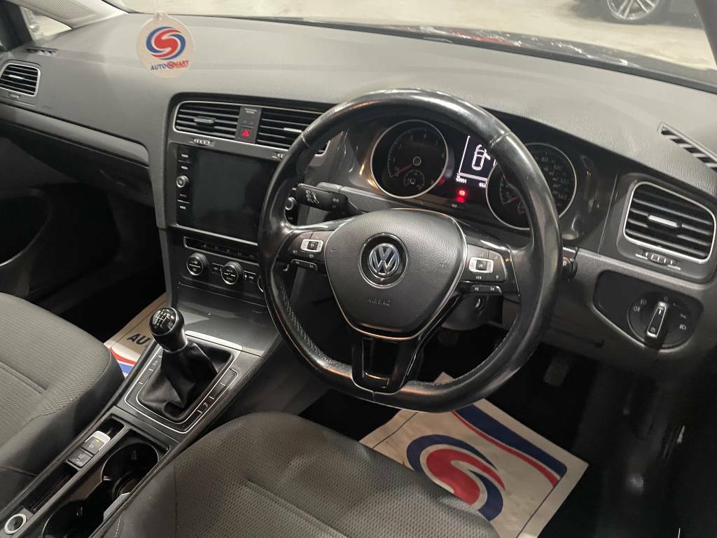 Volkswagen Golf Hatchback 1.0 Tsi 115 Match Edition Black #3