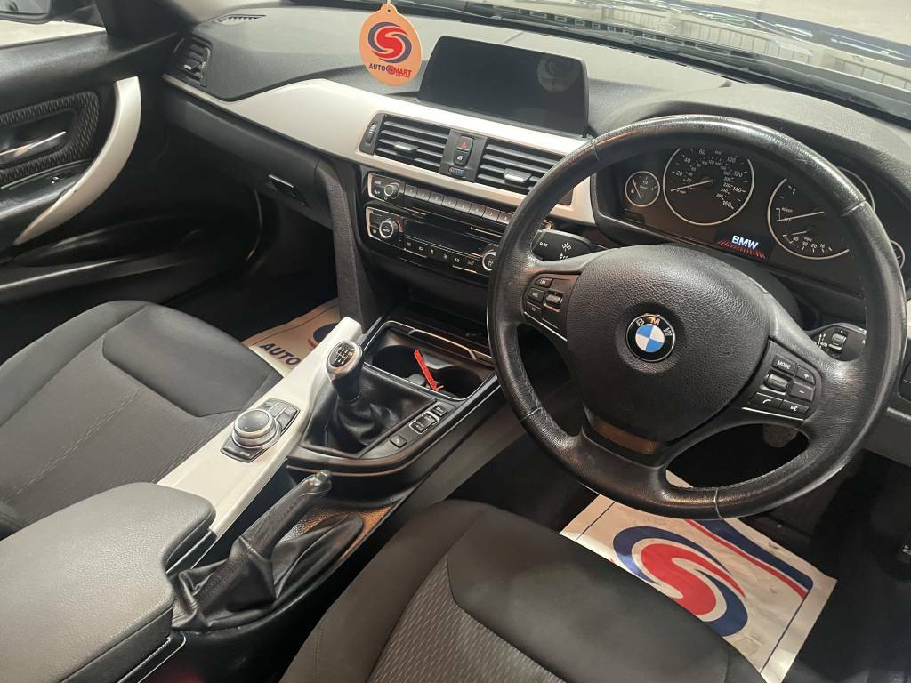 BMW 3 Series Saloon 318D Se Black #4